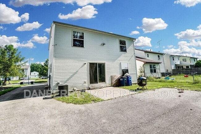 Building Photo - 3565 Turret Green Dr