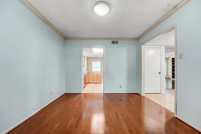 Building Photo - 8001 Manassas Dr