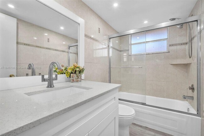 Building Photo - 6550 Royal Palm Blvd