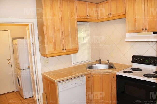 Building Photo - 1317 W Mulberry St