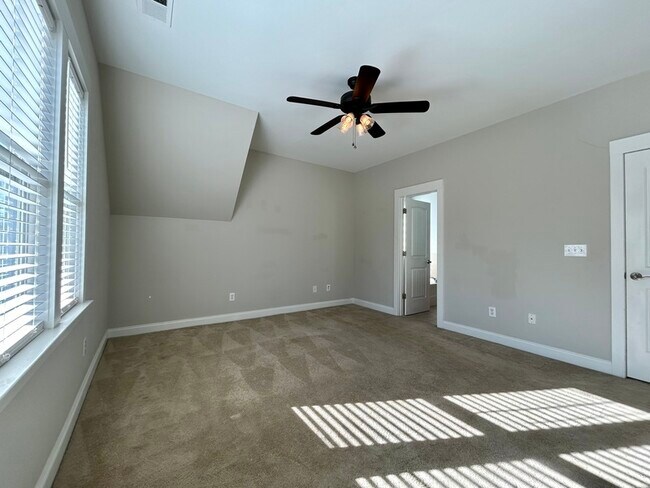 Building Photo - 1920 Lela Avenue