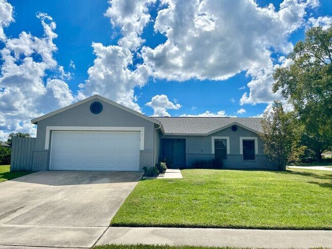 Building Photo - GREAT 3/2 HOME IN OVIEDO STILLWATER SUBDIVISION
