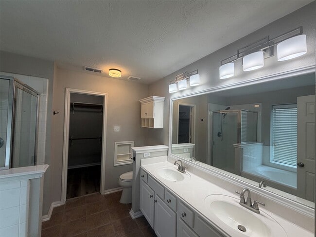 Building Photo - 3715 Humble Dr