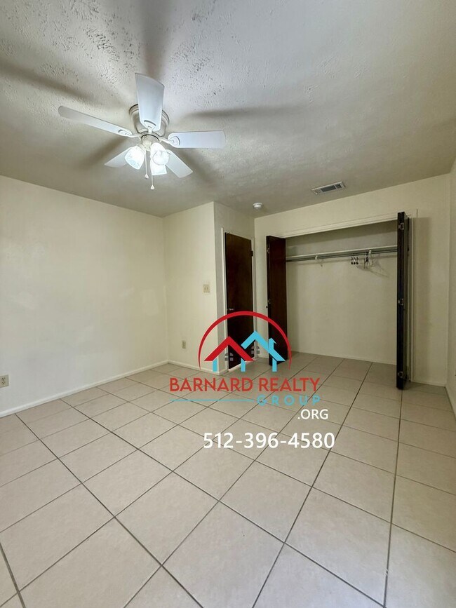 Building Photo - Available Now: 3 Bedroom, 2 Bath Stand Alone Home