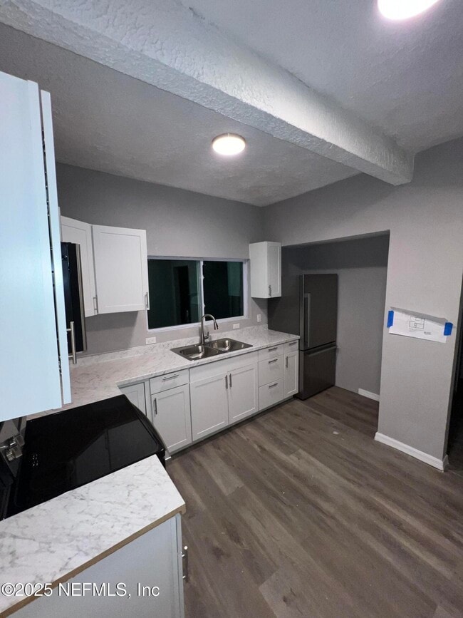 Building Photo - 1412 MCCONIHE St
