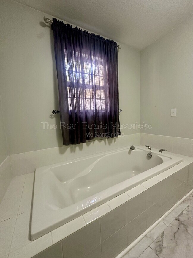 Building Photo - 620 Harp Switch Rd