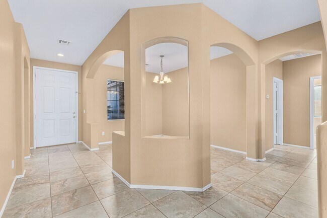 Building Photo - Must See 4 Bedroom Home near San Tan Mall