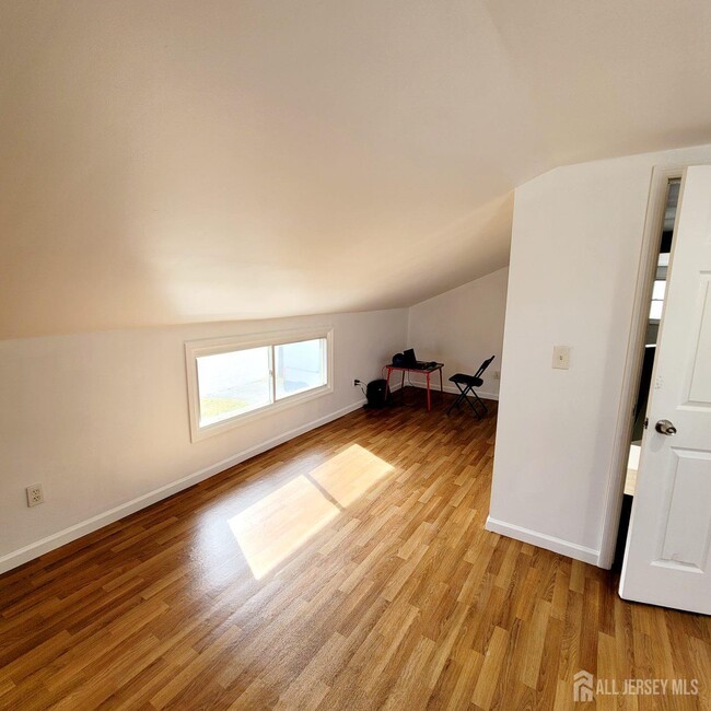 Building Photo - 216 Bloomfield Ave