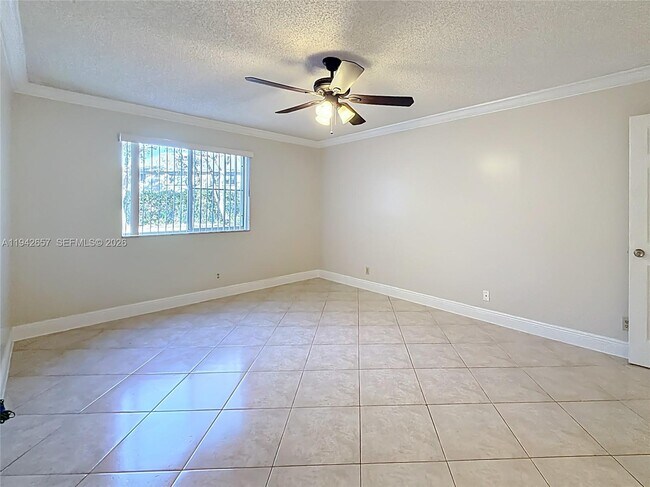 Building Photo - 9877 Westview Dr