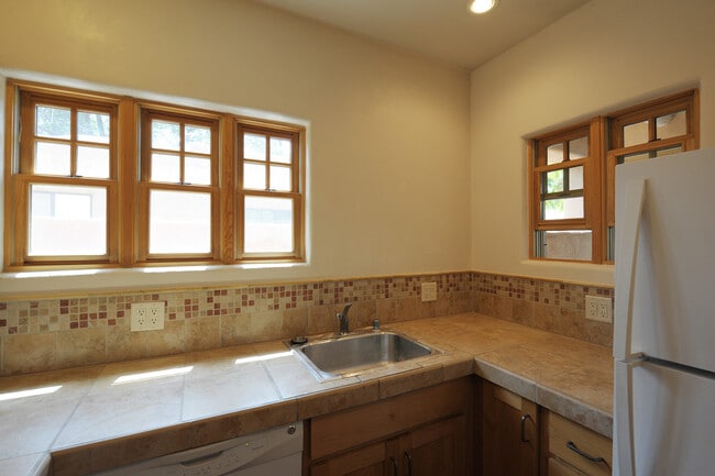 Building Photo - 245/247 Casados St