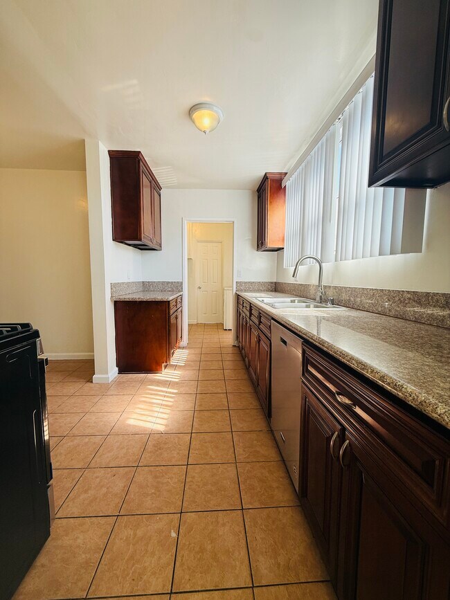 Building Photo - 818 Shenandoah St