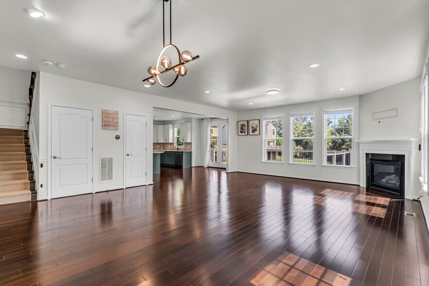 Building Photo - 42522 Stratford Landing Dr