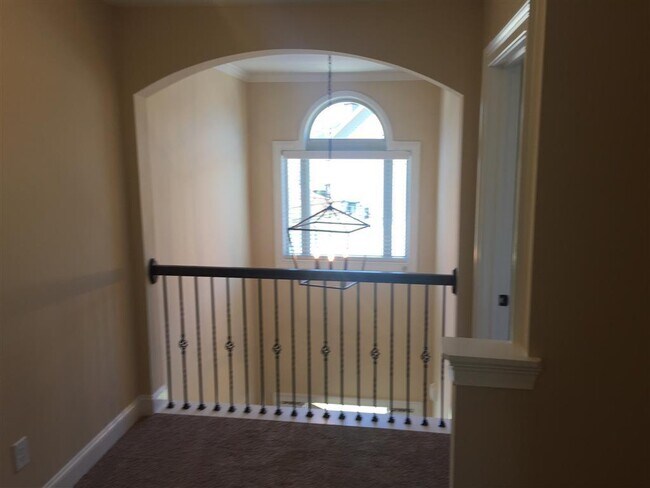 Building Photo - Prime 30265 location, swim/HOA community, ...
