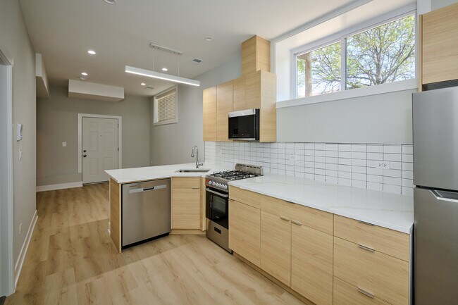 Building Photo - 2876 W 21st Pl