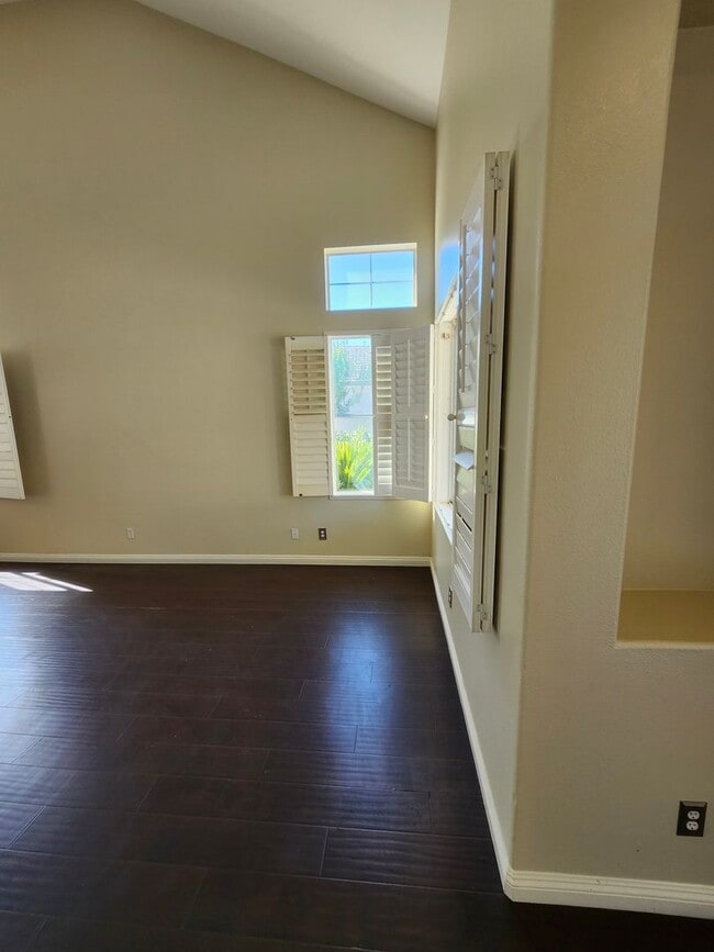 Building Photo - Beautiful two-story home located in the he...