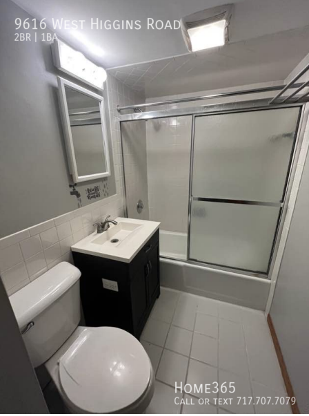 Building Photo - PRIME LOCATION: 2 Bedroom, 1 Bathroom!