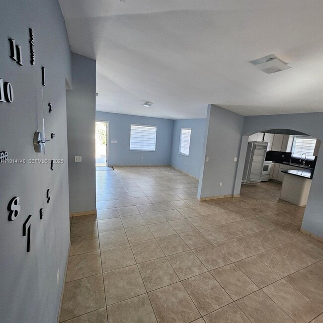 Building Photo - 8330 SW 96th Pl