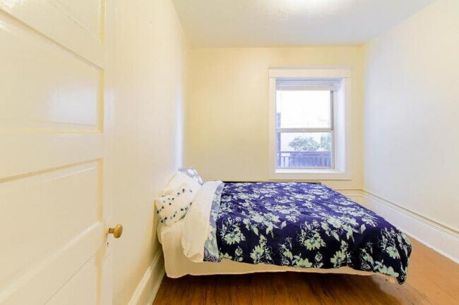 Building Photo - 1 bedroom in seattle WA 98122