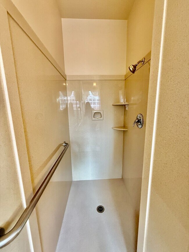 Building Photo - Lovely FURNISHED Three Bedroom Home in Ivins