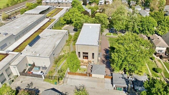Building Photo - 117 S Lombard Ave