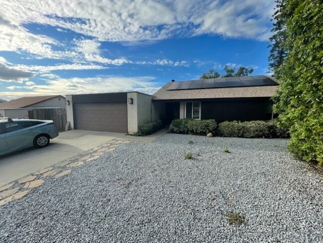 Building Photo - 160 Calle Querido