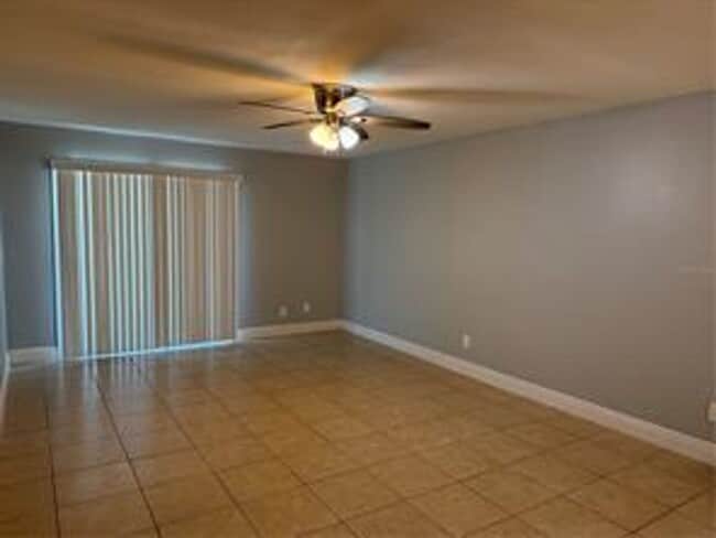 Building Photo - 2/1 in Groveland