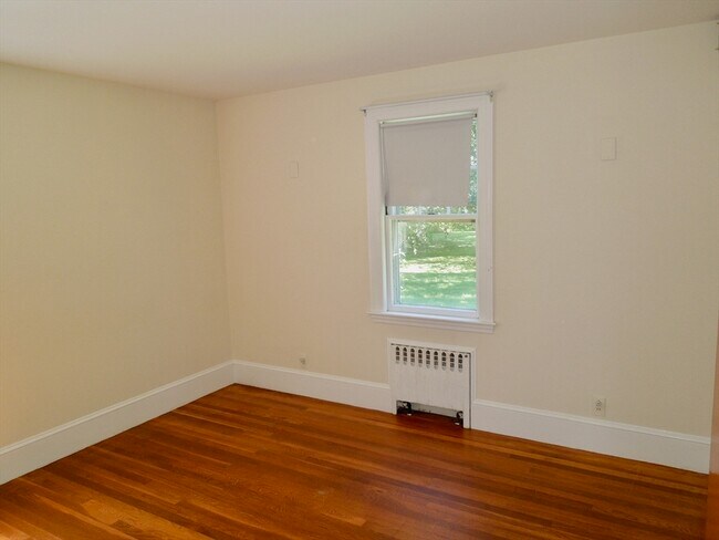 Building Photo - 2 Briarwood Ct