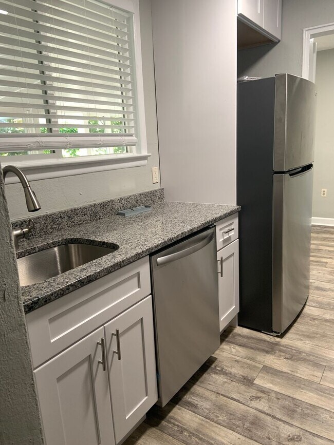 Building Photo - One level living! 3 bed 1 bath rancher in Glen Burnie.