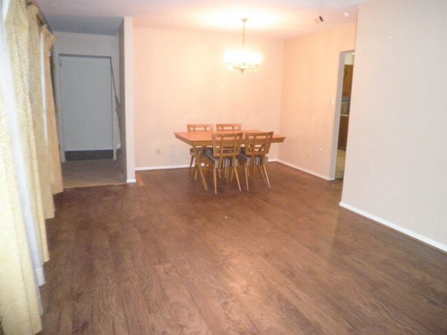 Building Photo - 1931 Ganyard Dr