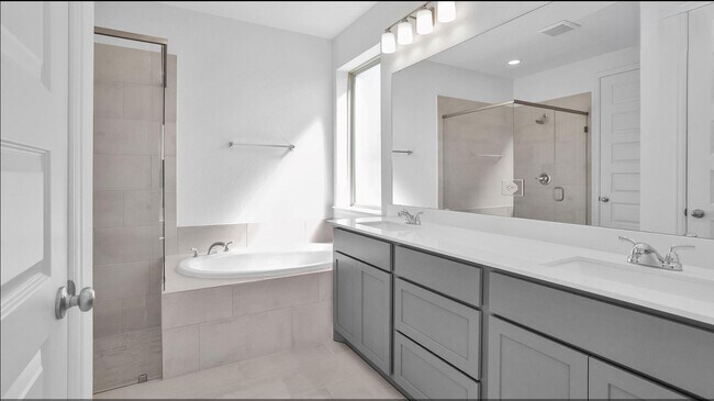 Building Photo - 211 Sierra Strm Ln