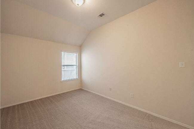 Building Photo - 9916 Channing Rd