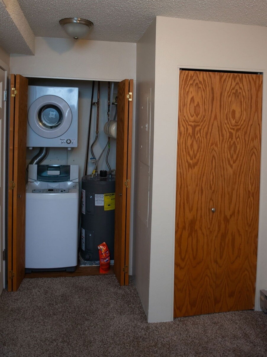 In-unit washer and dryer - 534 E 7th Ave