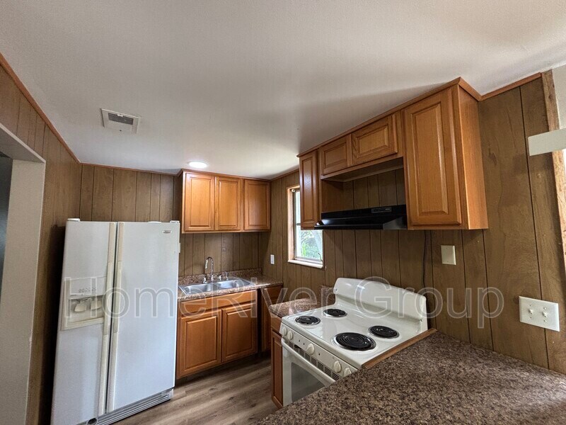 Building Photo - 6153 Spring Hill Dr