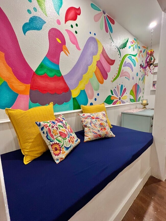 Large bedroom nook - 1921 Sacramento