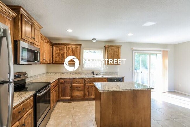 Building Photo - 4 Bedroom Pet-Friendly Home in Independenc...