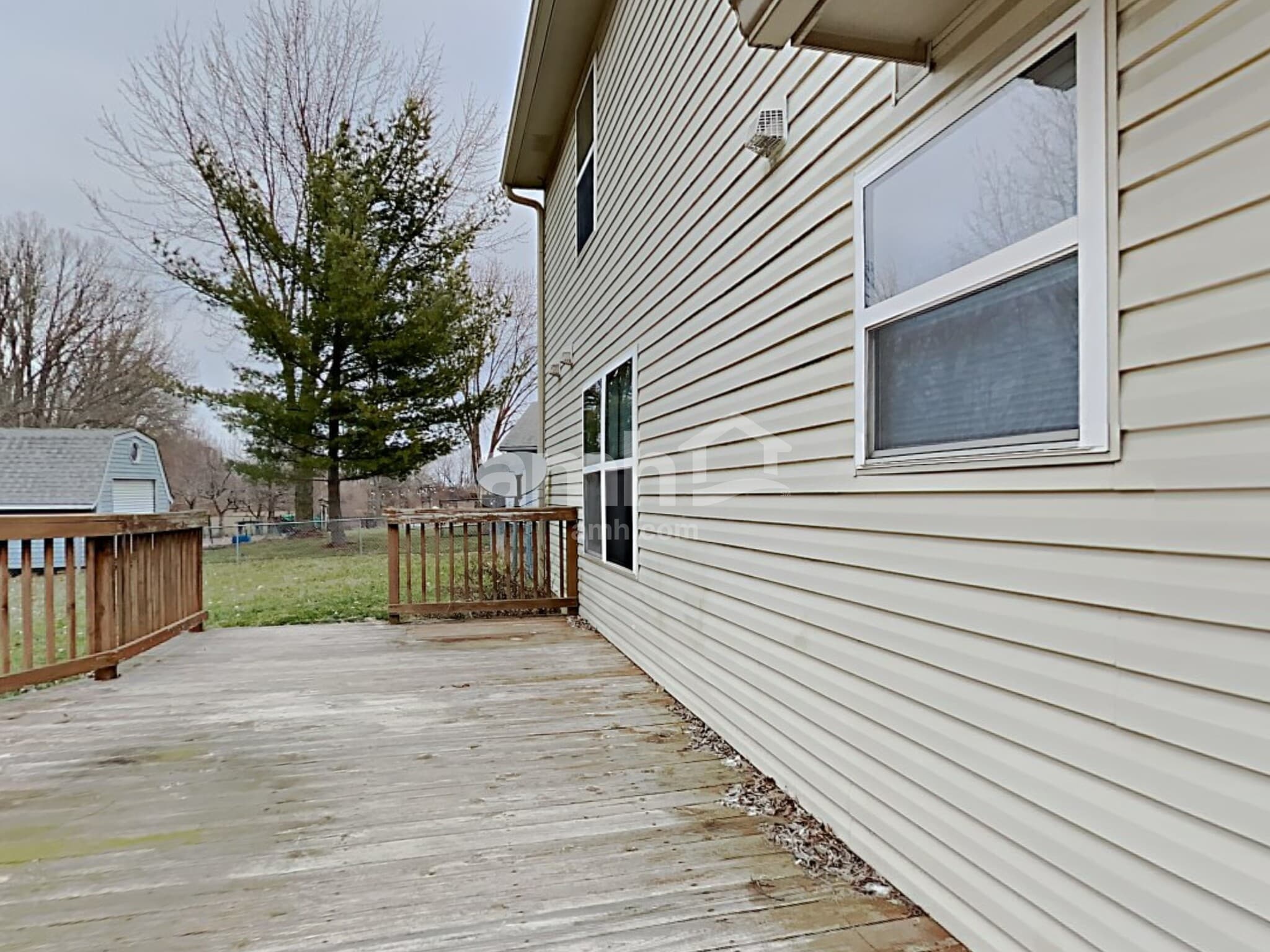 Building Photo - 4016 Fairoaks Dr