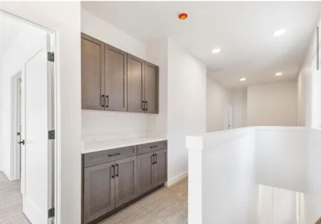 Building Photo - Single Family HOME with 3 Bedrooms 2 1/2 B...