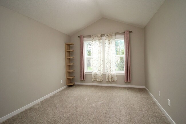 Building Photo - Spectacular Newer Construction Aloha 4 Bed/2.5 Bath Home on Dead-End Street