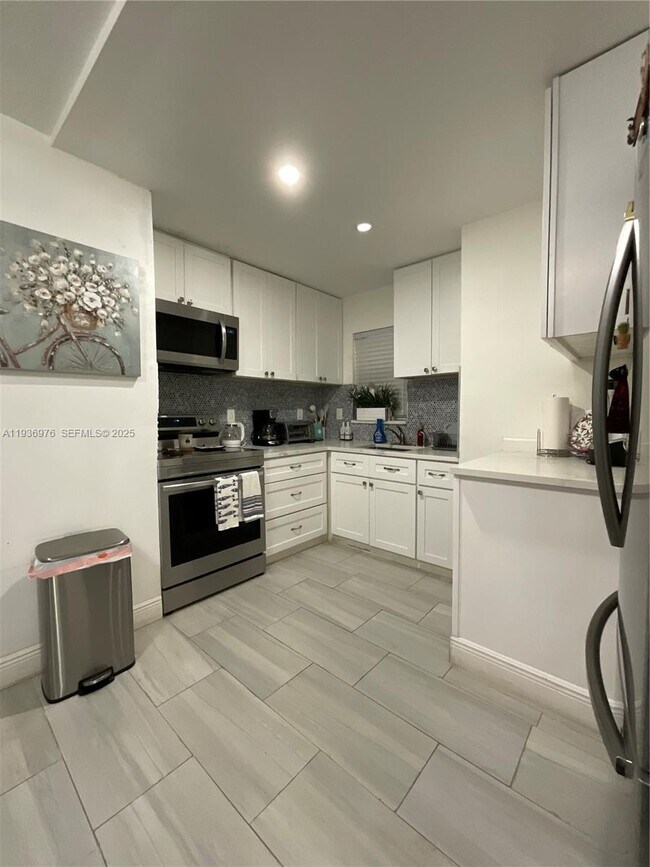 Building Photo - 820 NW 87th Ave