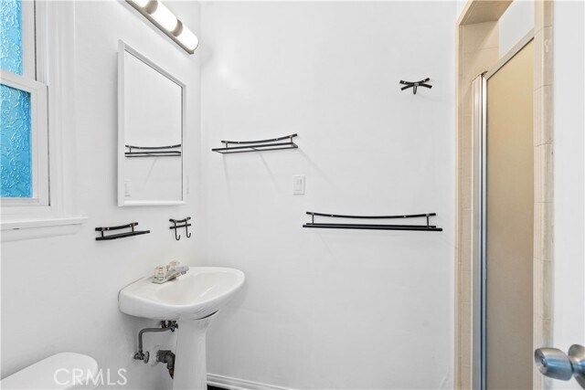 Building Photo - 7721 Oakdale Ave