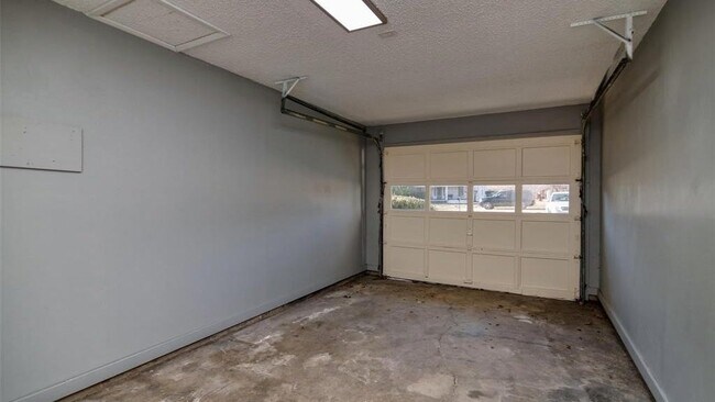 Building Photo - 502 Brown St