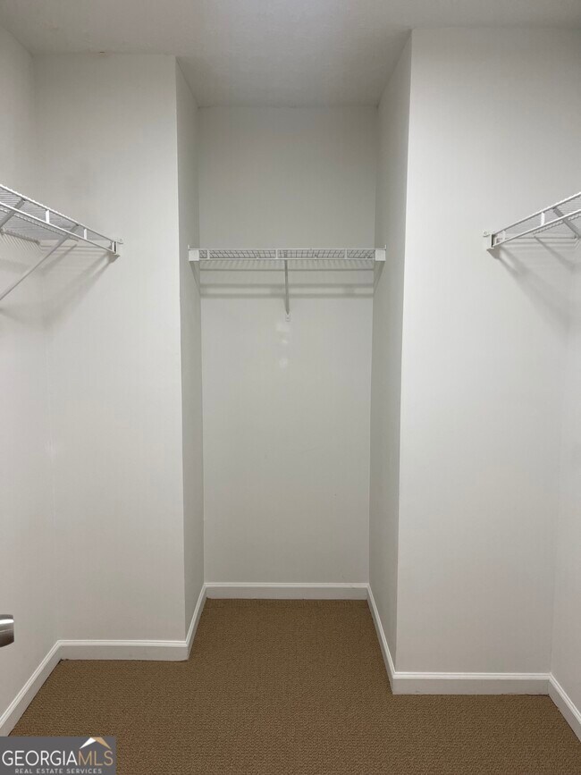 Building Photo - 116 Village Trce