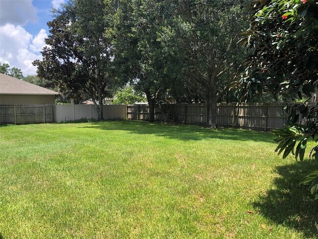 Building Photo - 925 Saza Run