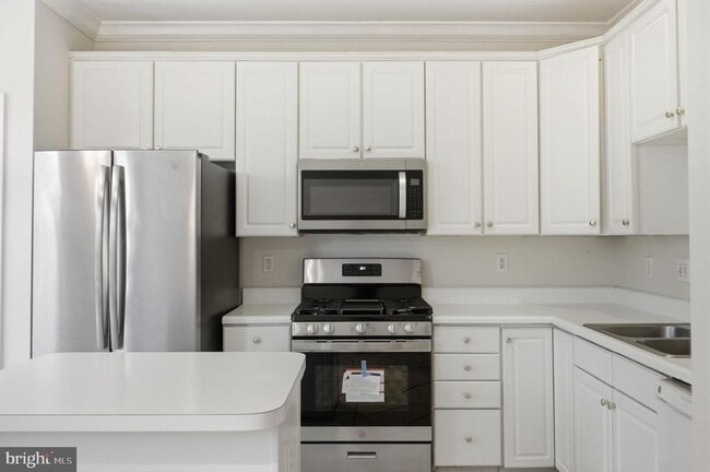 Building Photo - 9702 Athletic Way