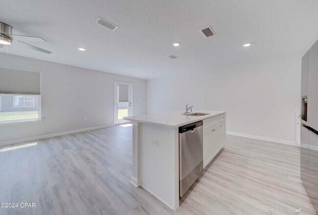 Building Photo - 282 Boggy Creek Way