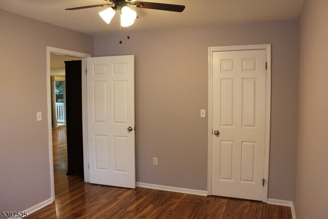 Building Photo - 75 Quartz Ln