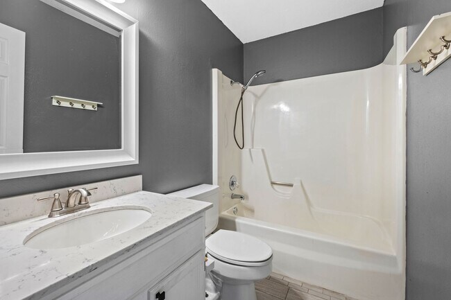 Building Photo - Affordable 2-Bedroom Home for Lease in Fayetteville, AR