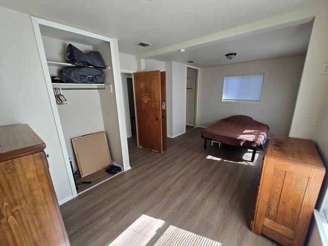 Building Photo - 7023 Greenberry Dr