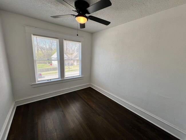 Building Photo - Inviting 3-Bedroom Home with Front Porch Charm