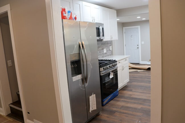 Building Photo - 12237 S May St